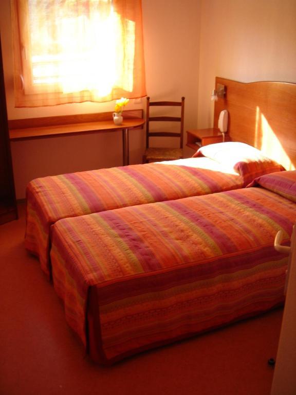 Bédarieux Hotel De L'Orb חדר תמונה